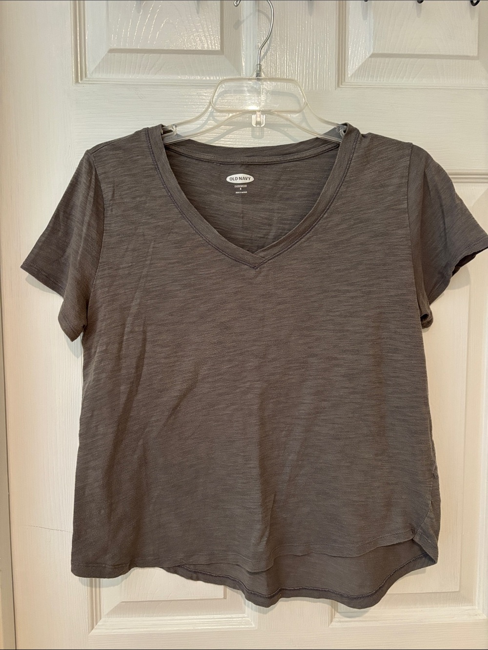 Old Navy - Gray V-Neck Short Sleeve Tee